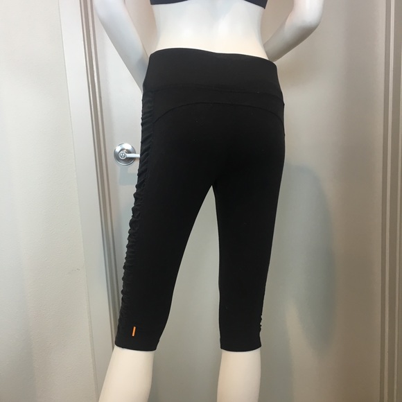 Lucy cropped exercise leggings - Picture 2 of 5